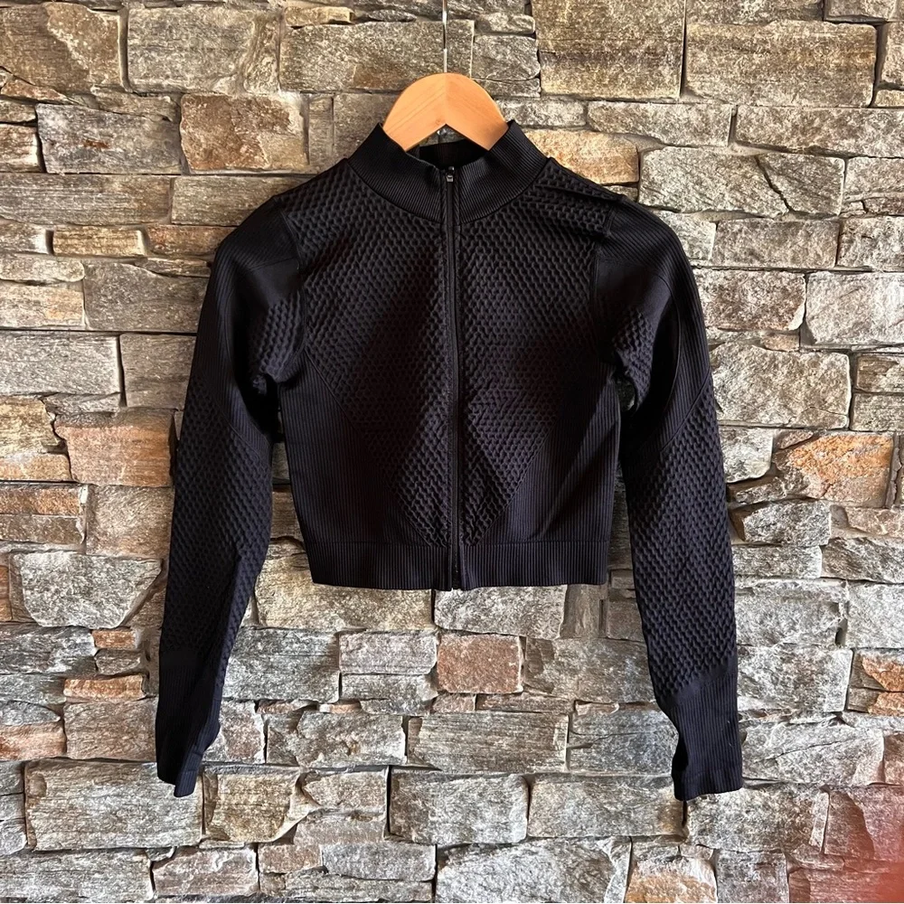 Zara Technical Cropped Long Sleeve Zip Top - Picture 11 of 14